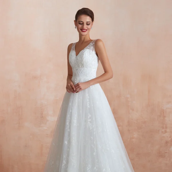 Chic / Belle Ivoire Jardin / Extérieur Robe De Mariée 2020 Princesse V-Cou Sans Manches Dos Nu Appliques En Dentelle Perlage Train De Balayage Volants