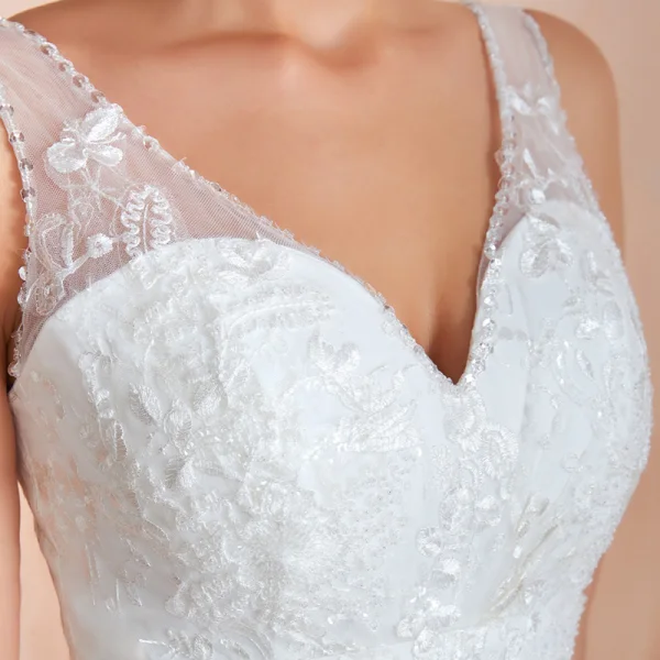 Chic / Belle Ivoire Jardin / Extérieur Robe De Mariée 2020 Princesse V-Cou Sans Manches Dos Nu Appliques En Dentelle Perlage Train De Balayage Volants