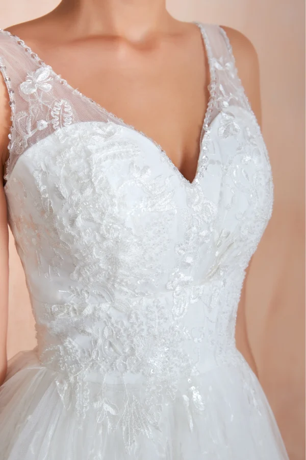 Chic / Belle Ivoire Jardin / Extérieur Robe De Mariée 2020 Princesse V-Cou Sans Manches Dos Nu Appliques En Dentelle Perlage Train De Balayage Volants