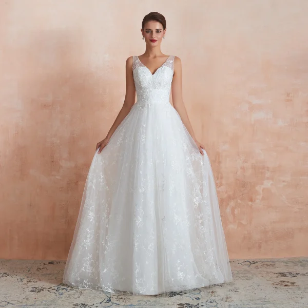 Chic / Belle Ivoire Jardin / Extérieur Robe De Mariée 2020 Princesse V-Cou Sans Manches Dos Nu Appliques En Dentelle Perlage Train De Balayage Volants
