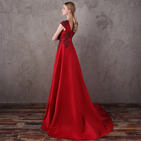 Élégant Rouge Robe De Soirée 2018 Princesse Encolure Dégagée Sans Manches Perlage Paillettes Train De Balayage Volants Dos Nu Robe De Ceremonie