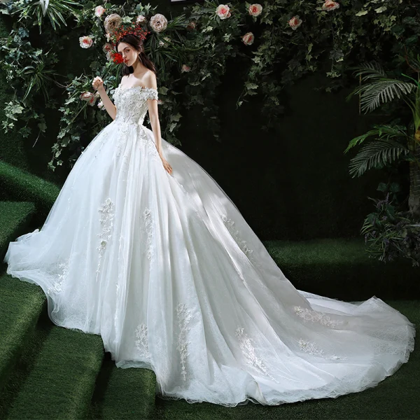 Stunning Wedding Dresses 2018 Ball Gown Off-The-Shoulder Short Sleeve Backless Lace Appliques Flower Ruffle Royal Train