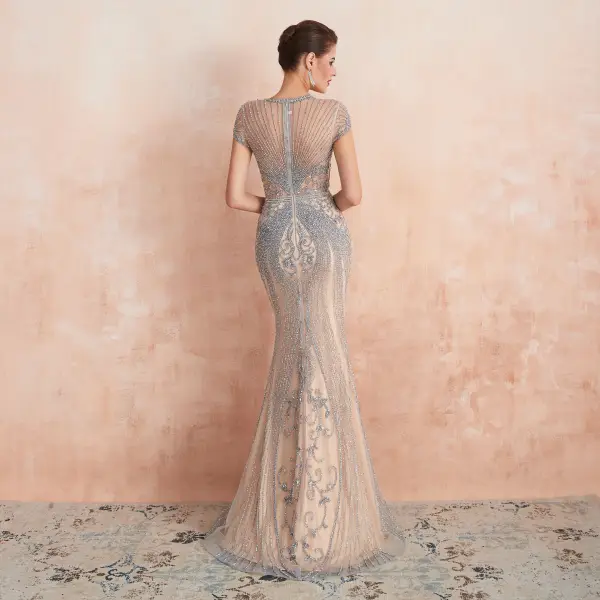 Haut de Gamme Champagne Transparentes Robe De Soirée 2020 Trompette / Sirène Encolure Dégagée Manches Courtes Fait main Perlage Train De Balayage Robe De Ceremonie