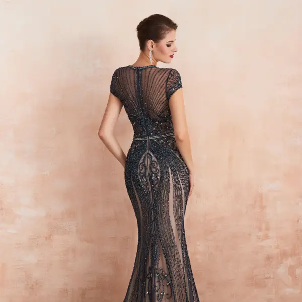 Haut de Gamme Champagne Transparentes Robe De Soirée 2020 Trompette / Sirène Encolure Dégagée Manches Courtes Fait main Perlage Train De Balayage Robe De Ceremonie