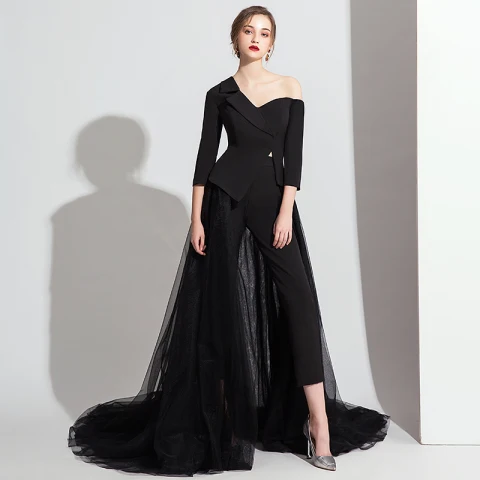 Simple Noire Combinaison 2020 Une épaule 3/4 Manches Train De Balayage Volants Dos Nu Robe De Soirée