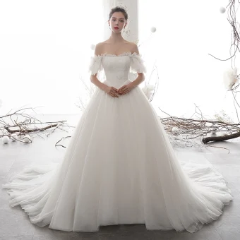 Simple Ivoire Robe De Mariée 2020 Princesse De L 039 Épaule Gonflée Manches Courtes Dos Nu Appliques En Dentelle Chapel Train Volants