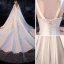 Schöne Ivory / Creme Satin Brautkleider / Hochzeitskleider Mit Umhang 2020 A Linie Schultern Ärmellos Rückenfreies Perlenstickerei Kapelle-Schleppe Rüschen