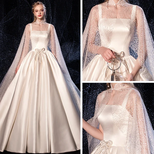 Schöne Ivory / Creme Satin Brautkleider / Hochzeitskleider Mit Umhang 2020 A Linie Schultern Ärmellos Rückenfreies Perlenstickerei Kapelle-Schleppe Rüschen