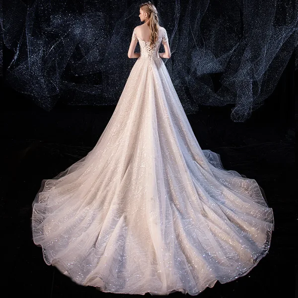Élégant Champagne Robe De Mariée 2020 Princesse Transparentes Encolure Dégagée Manches Courtes Dos Nu Glitter Tulle Appliques En Dentelle Perlage Tribunal Train Volants
