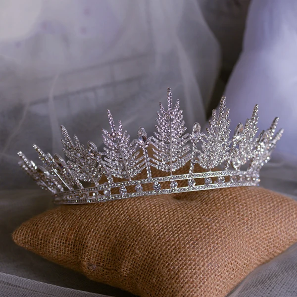 Unika Brud Huvudbonad 2020 Metall Rhinestone Tiara Bröllop Tillbehör