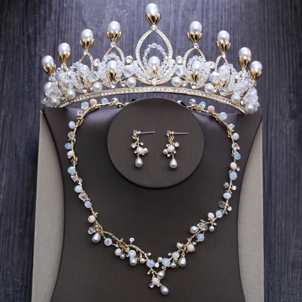 Fine Gull Brudesmykker 2020 Metall Beading Perle Rhinestone Halskjede Øredobber Tiara Bryllup Tilbehør