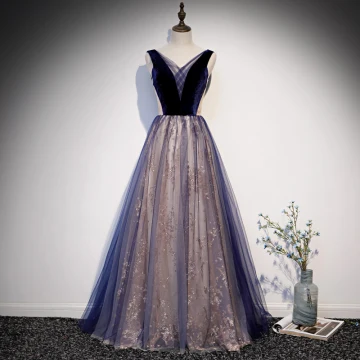 Chic Belle Bleu Roi Transparentes Robe De Bal 2020 Princesse V Cou Sans Manches Glitter Tulle Longue Volants Dos Nu Robe De Ceremonie