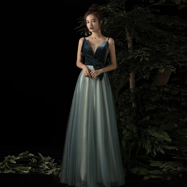 Élégant Bleu D'encre Robe De Soirée 2020 Princesse Bretelles Spaghetti Sans Manches Longue Volants Dos Nu Robe De Ceremonie