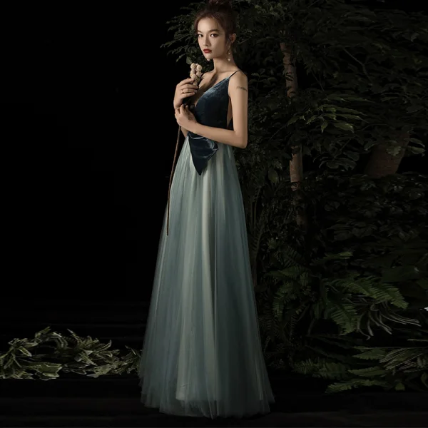 Élégant Bleu D'encre Robe De Soirée 2020 Princesse Bretelles Spaghetti Sans Manches Longue Volants Dos Nu Robe De Ceremonie