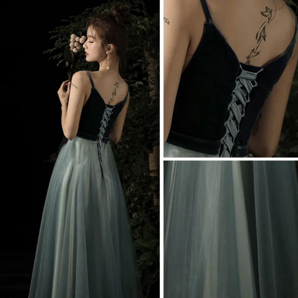 Élégant Bleu D'encre Robe De Soirée 2020 Princesse Bretelles Spaghetti Sans Manches Longue Volants Dos Nu Robe De Ceremonie