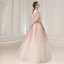 Charmant Rosa Ballkleider 2020 Ballkleid Off Shoulder Kurze Ärmel Glanz Tülle Applikationen Spitze Perlenstickerei Feder Lange Rüschen Rückenfreies Festliche Kleider