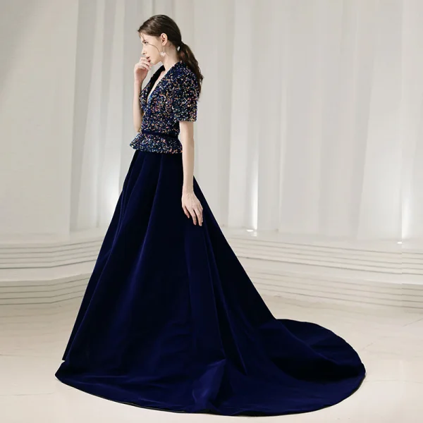 Fashion Navy Blue Suede Winter Evening Dresses  2020 A-Line / Princess V-Neck Short Sleeve Sash Sequins Court Train Ruffle Formal Dresses