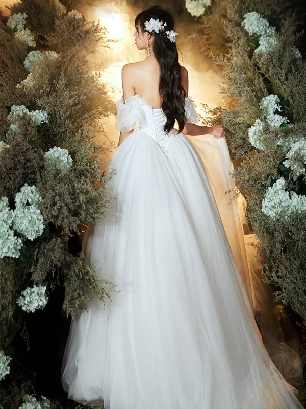 Schöne Ivory / Creme Brautkleider / Hochzeitskleider 2020 A Linie Off Shoulder Geschwollenes Kurze Ärmel Rückenfreies Applikationen Spitze Rüschen Sweep / Pinsel Zug