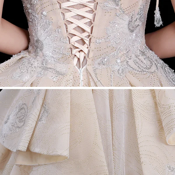 Atemberaubend Champagner Brautkleider / Hochzeitskleider 2020 Ballkleid Spaghettiträger Ärmellos Rückenfreies Glanz Tülle Applikationen Spitze Perlenstickerei Königliche Schleppe Rüschen