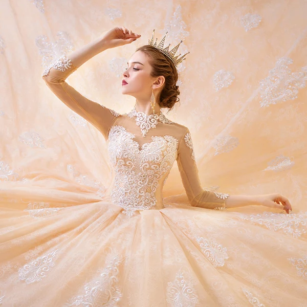 Vintage / Originale Champagne Transparentes Robe De Mariée 2020 Princesse Col Haut 3/4 Manches Dos Nu Appliques En Dentelle Perlage Royal Train Volants