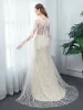 Eleganta Champagne Genomskinliga Stranden Bröllopsklänningar 2020 Prinsessa Djup v-hals Bell ärmar Glittriga / Glitter Tyll Svep Tåg Ruffle