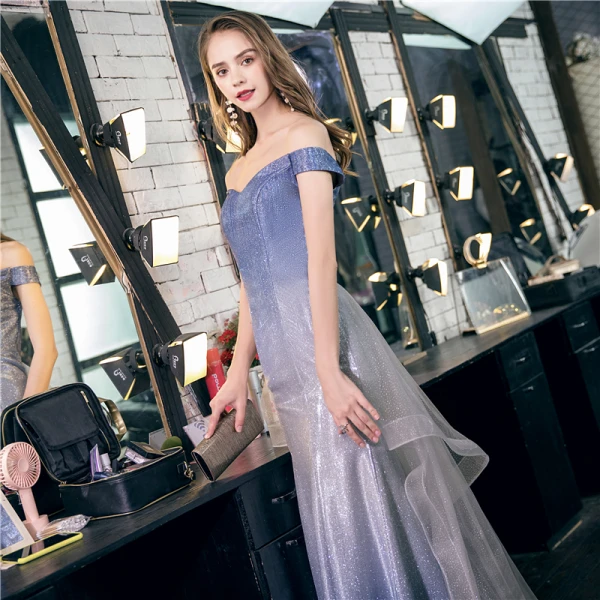 Chic / Belle Bleu Ciel Dégradé De Couleur Robe De Soirée 2020 Trompette / Sirène De l'épaule Manches Courtes Glitter Polyester Train De Balayage Dos Nu Robe De Ceremonie