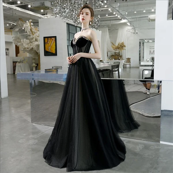 Elegant Svart Ballkjoler 2020 Prinsesse Kjæreste Uten Ermer Rhinestone Beading Lange Ryggløse Formelle Kjoler