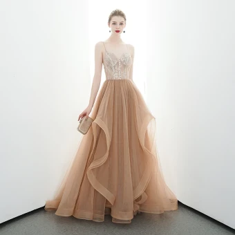 Sexy Champagne Evening Dresses 2020 A Line Princess Spaghetti Straps Sleeveless Appliques Lace Court Train Ruffle Backless Formal Dresses