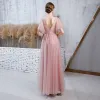Schöne Pearl Rosa Abendkleider 2020 A Linie Durchsichtige Tiefer V-Ausschnitt Glockenhülsen Geflecktes Tülle Lange Rüschen Rückenfreies Festliche Kleider