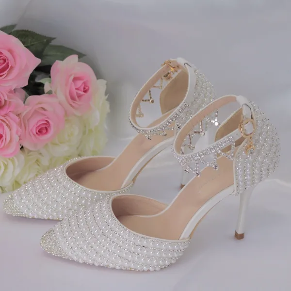 Charmant Weiß Strass Perle Brautschuhe 2025 Knöchelriemen 9 cm Stilettos Spitzschuh Hochzeit Hochhackige