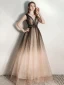 Chic / Belle Noire Dégradé De Couleur Robe De Soirée 2020 Princesse Col v profond Sans Manches Glitter Tulle Longue Volants Dos Nu Robe De Ceremonie