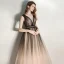 Chic / Belle Noire Dégradé De Couleur Robe De Soirée 2020 Princesse Col v profond Sans Manches Glitter Tulle Longue Volants Dos Nu Robe De Ceremonie