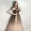 Chic / Belle Noire Dégradé De Couleur Robe De Soirée 2020 Princesse Col v profond Sans Manches Glitter Tulle Longue Volants Dos Nu Robe De Ceremonie