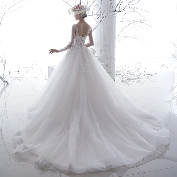 Hermoso Blanco Transparentes Vestidos De Novia 2020 A-Line / Princess Scoop Escote Manga Larga Sin Espalda Apliques Con Encaje Chapel Train Ruffle