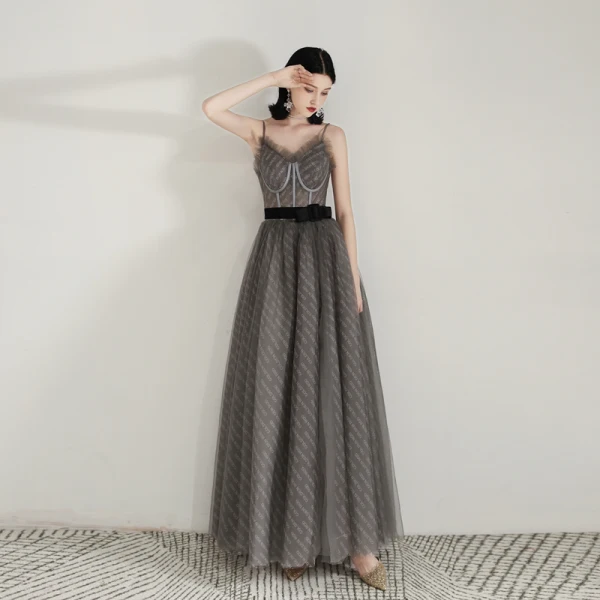 Chic / Belle Gris Robe De Soirée 2020 Princesse Bretelles Spaghetti Sans Manches Noeud Ceinture Fendue devant Longue Volants Dos Nu Robe De Ceremonie