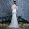 Elegante Ivory / Creme Durchsichtige Sommer Brautkleider 2018 Mermaid Rundhalsausschnitt Kurze Ärmel Rückenfreies Applikationen Mit Spitze Rüschen Watteau-falte