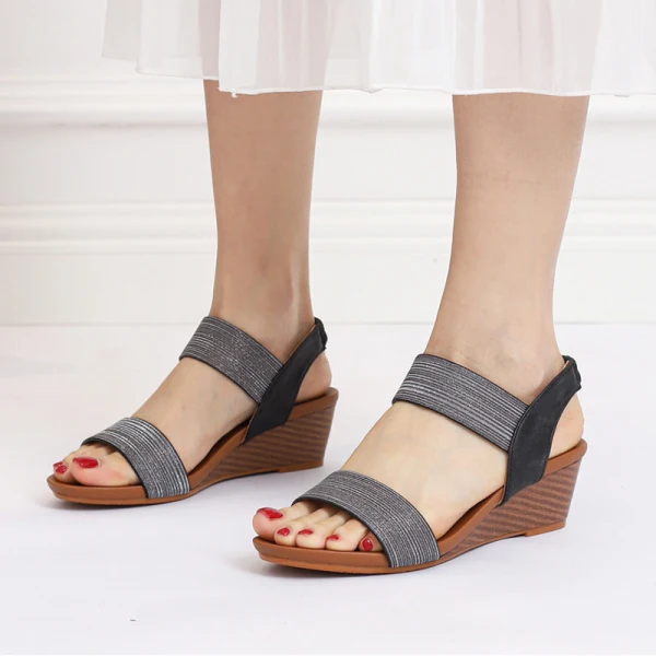 Fashion Gold Street Wear Ankle Strap Womens Sandals 2021 5 cm Wedges Open / Peep Toe Sandals