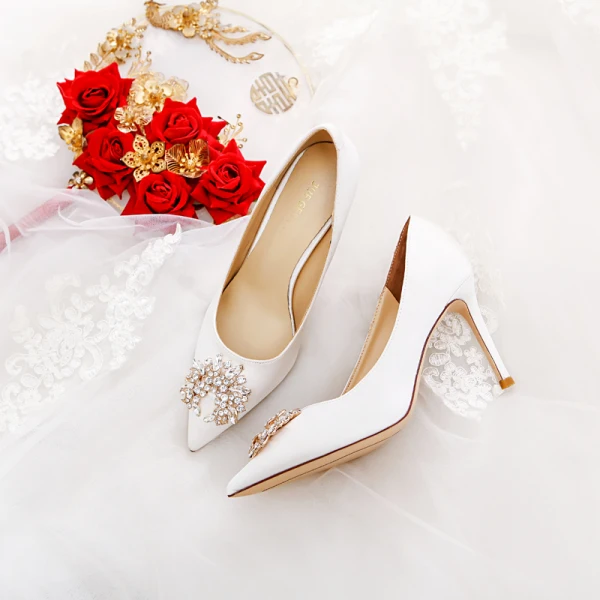 Elegant Ivory Silk Satin Rhinestone Wedding Shoes 2021 8 cm Stiletto Heels Pointed Toe Wedding Pumps High Heels