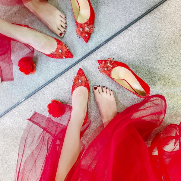 Chinese style Red Lace Flower Wedding Shoes 2021 Leather Rhinestone 9 cm Stiletto Heels Pointed Toe Wedding Pumps High Heels
