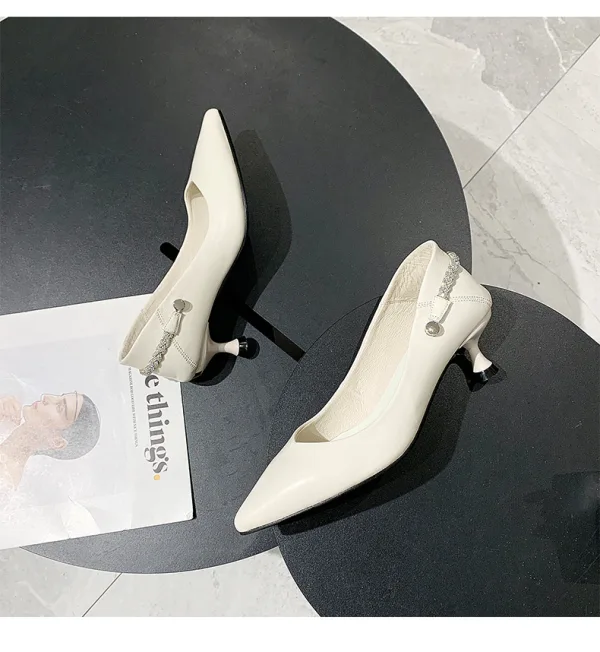 Charmig Svarta Gatukläder Pumps 2020 Läder Rhinestone 5 cm Stilettklackar Spetsiga Pumps