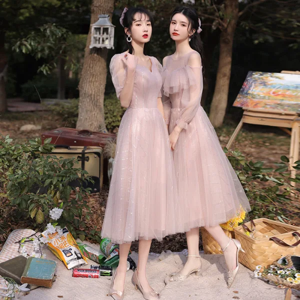 Modest / Simple Blushing Pink Bridesmaid Dresses 2021 A-Line / Princess V-Neck Short Sleeve Backless Tea-length Wedding Party Dresses