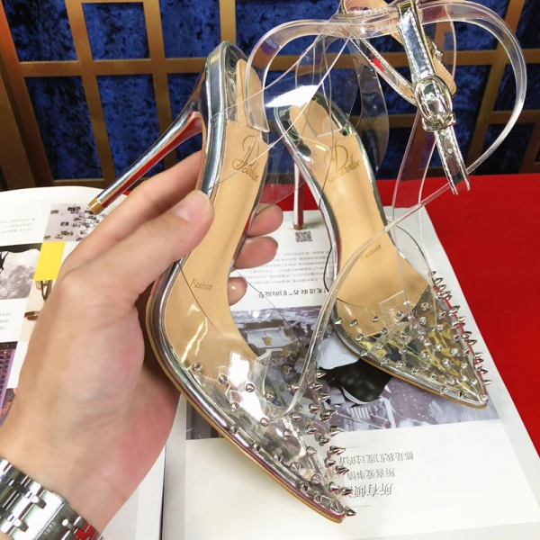 Charmant Gold Abend Niet Sandalen Damen 2020 Knöchelriemen 10 cm Stilettos Spitzschuh Sandaletten