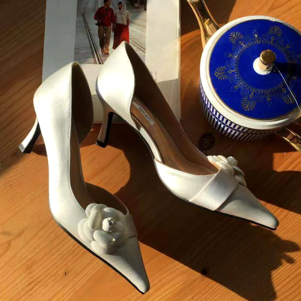 Élégant Ivoire Fleur Chaussure De Mariée 2020 Cuir 7 cm Talons Aiguilles À Bout Pointu Mariage Talons