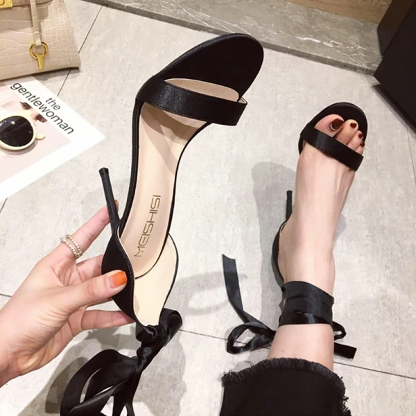 Sexy Champagne Promo Satin Sandales Femme 2021 Bride Cheville Noeud 10 cm Talons Aiguilles Peep Toes / Bout Ouvert Talons Hauts