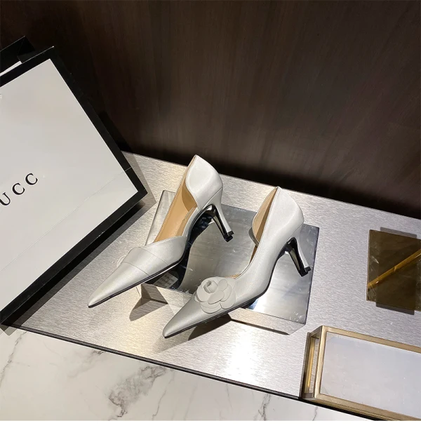 Elegant Ivory Open Side Satin Flower Wedding Shoes 2021 7 cm Stiletto Heels Pointed Toe Wedding High Heels
