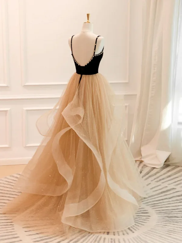 Charmant Champagne Faux Diamant Volants en Cascade Robe De Bal 2024 Princesse Bretelles Spaghetti Sans Manches Dos Nu Longue Robe De Ceremonie