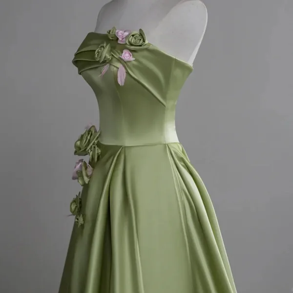 Elegant Sage Green Appliques Satin Prom Dresses 2025 A-Line / Princess Strapless Sleeveless Backless Prom Sweep Train Formal Dresses