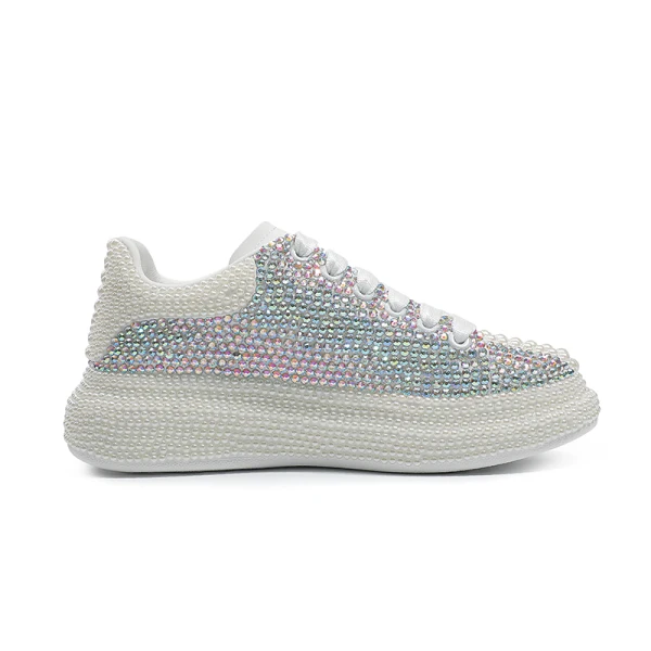 Charmig Multi-Färger Platt Bröllop Rhinestone Pärla Sneakers 2022 Läder Pande Zote Toe Brudskor