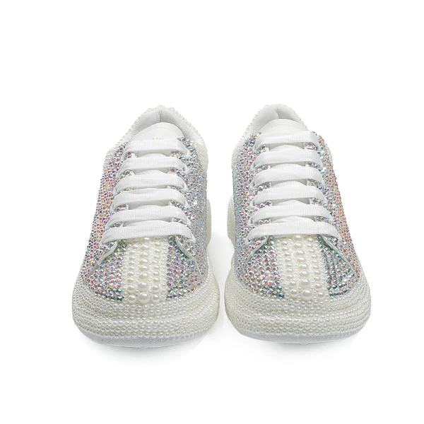 Charmig Multi-Färger Platt Bröllop Rhinestone Pärla Sneakers 2022 Läder Pande Zote Toe Brudskor