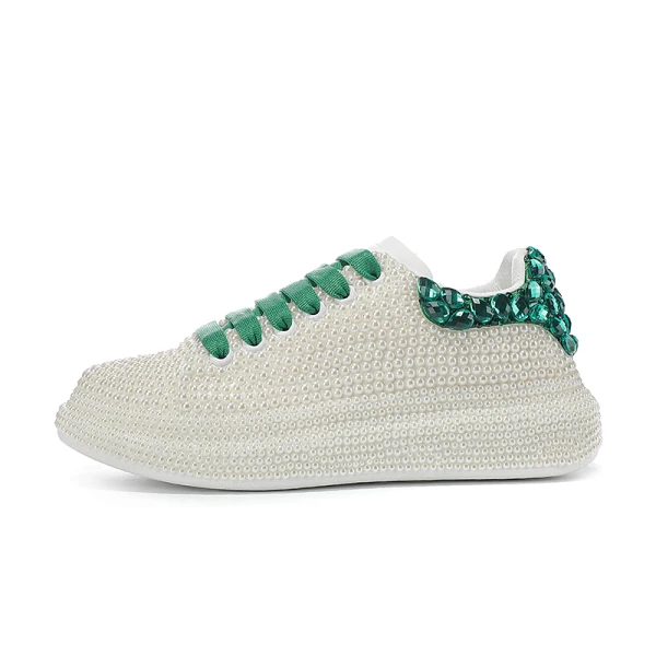 Charmig Multi-Färger Platt Bröllop Rhinestone Pärla Sneakers 2022 Läder Pande Zote Toe Brudskor